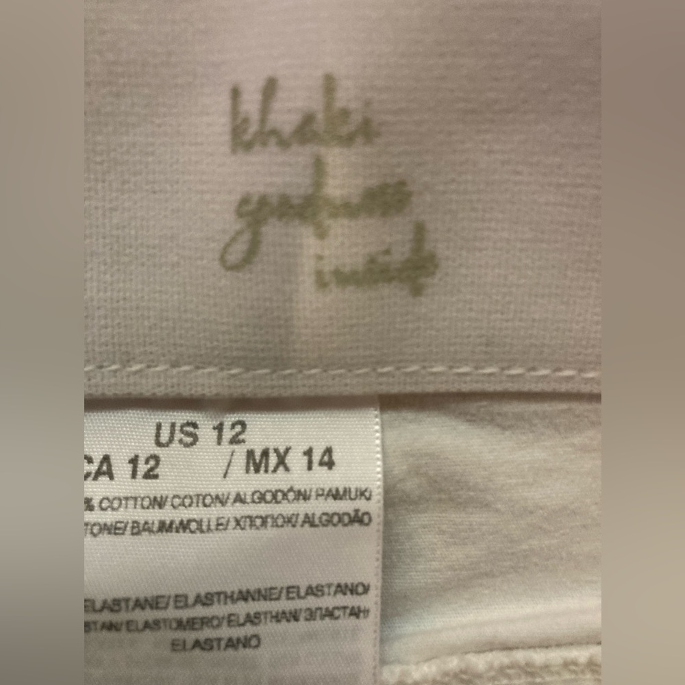 Dockers “khaki goodness inside” White Capri’s - Picture 9 of 11
